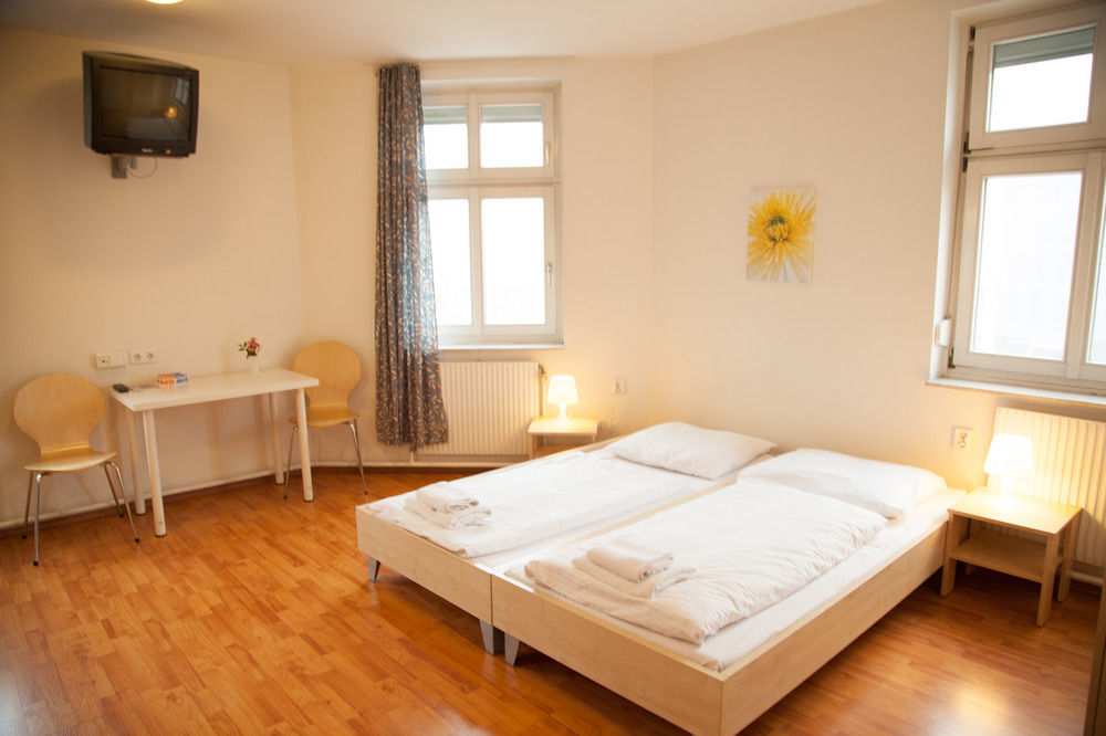 Hostal A&o Stadthalle *